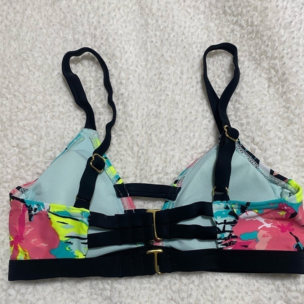 Xhilaration Multi-Color Bikini Top - Picture 3 of 6